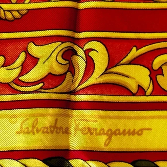 Salvatore Ferragamo scarf - Picture 7 of 13